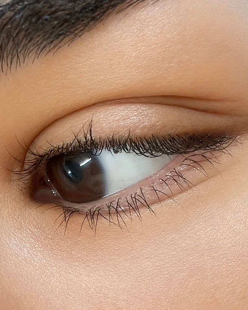 Client lashes before treatment